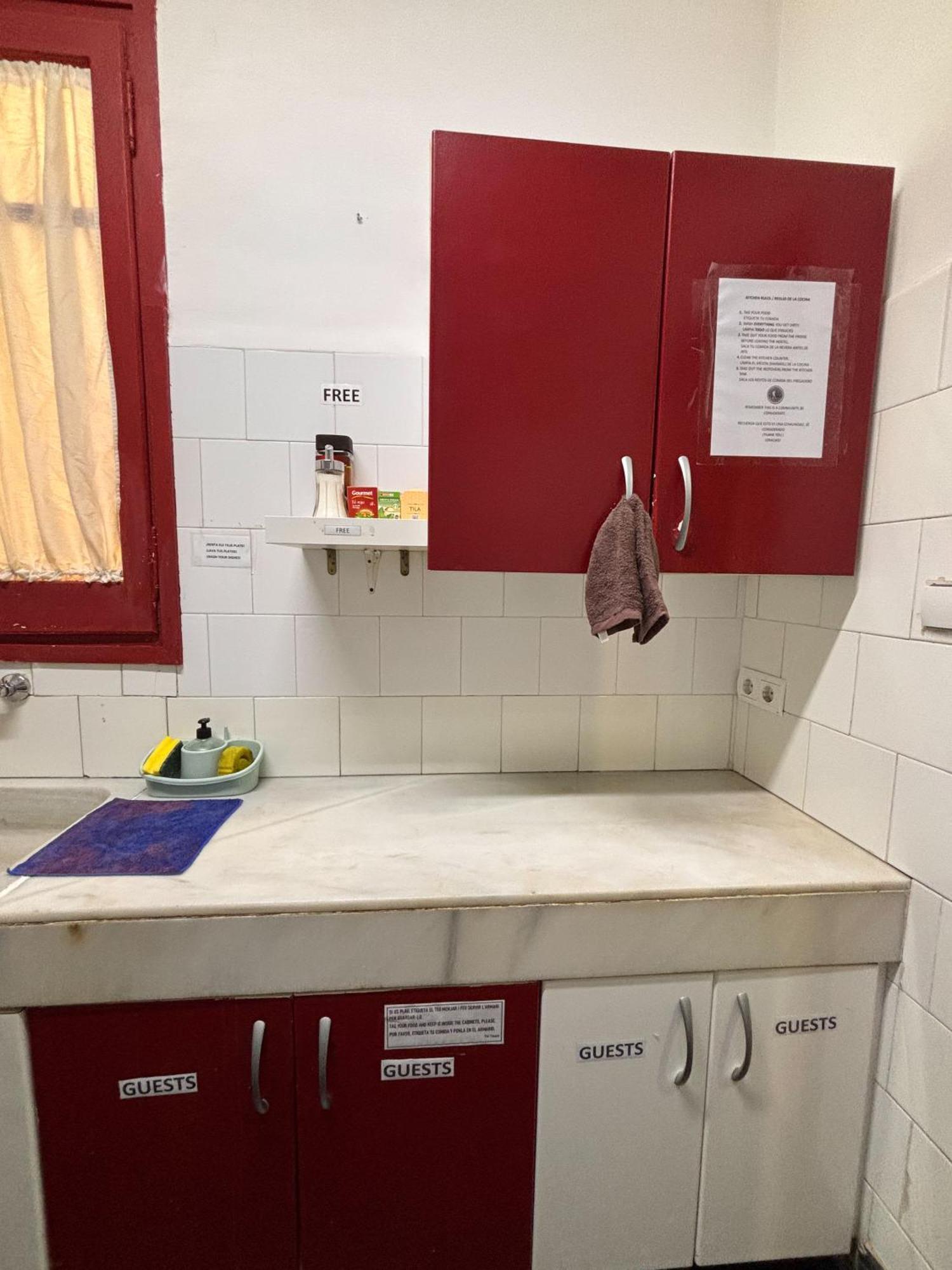 Tarragona Hostel Albergue *