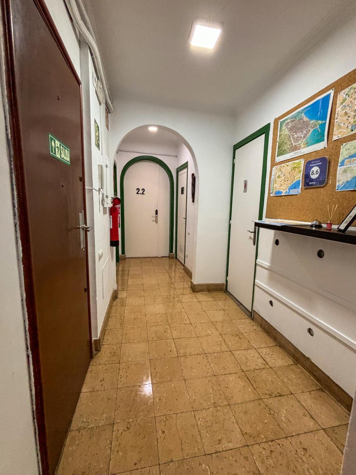 Tarragona Hostel Albergue *