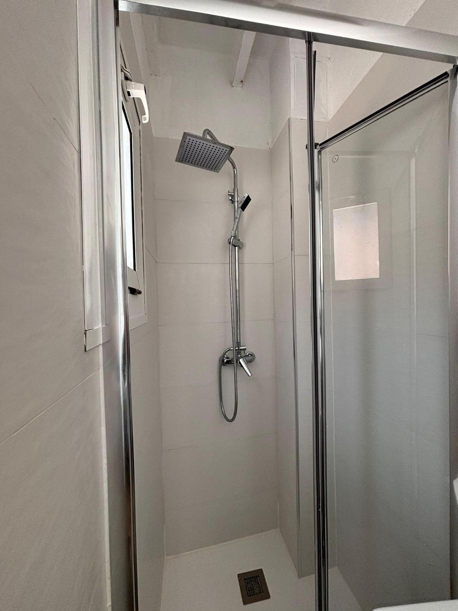 Tarragona Hostel Albergue *