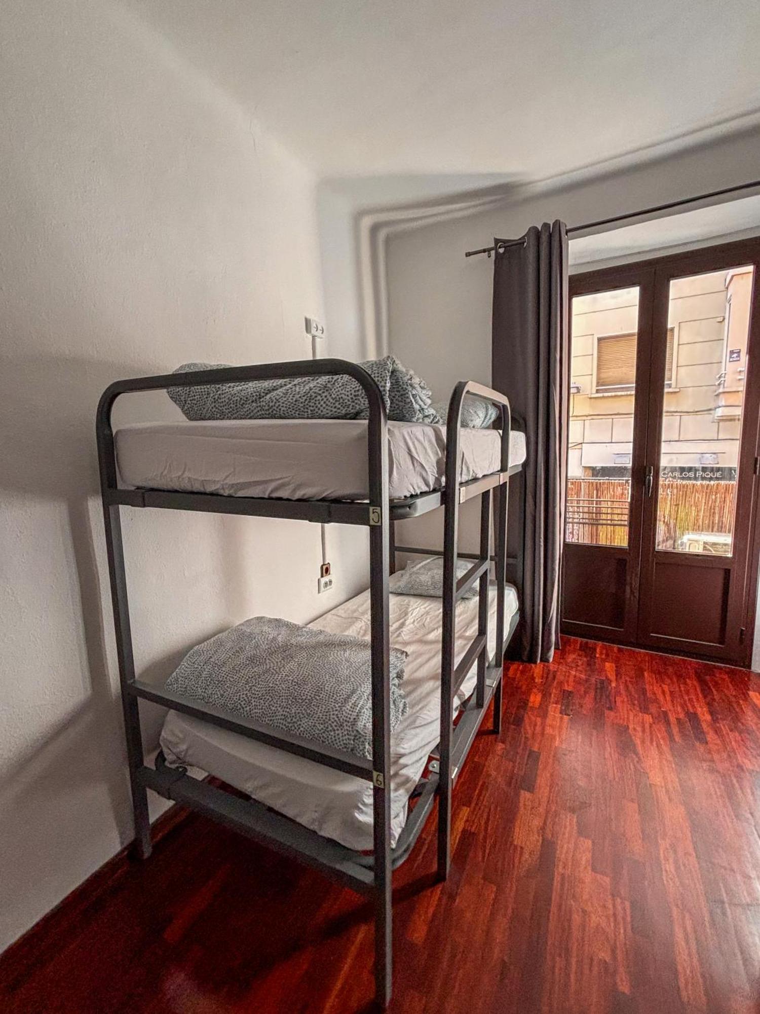 Hostal Tarragona Hostel