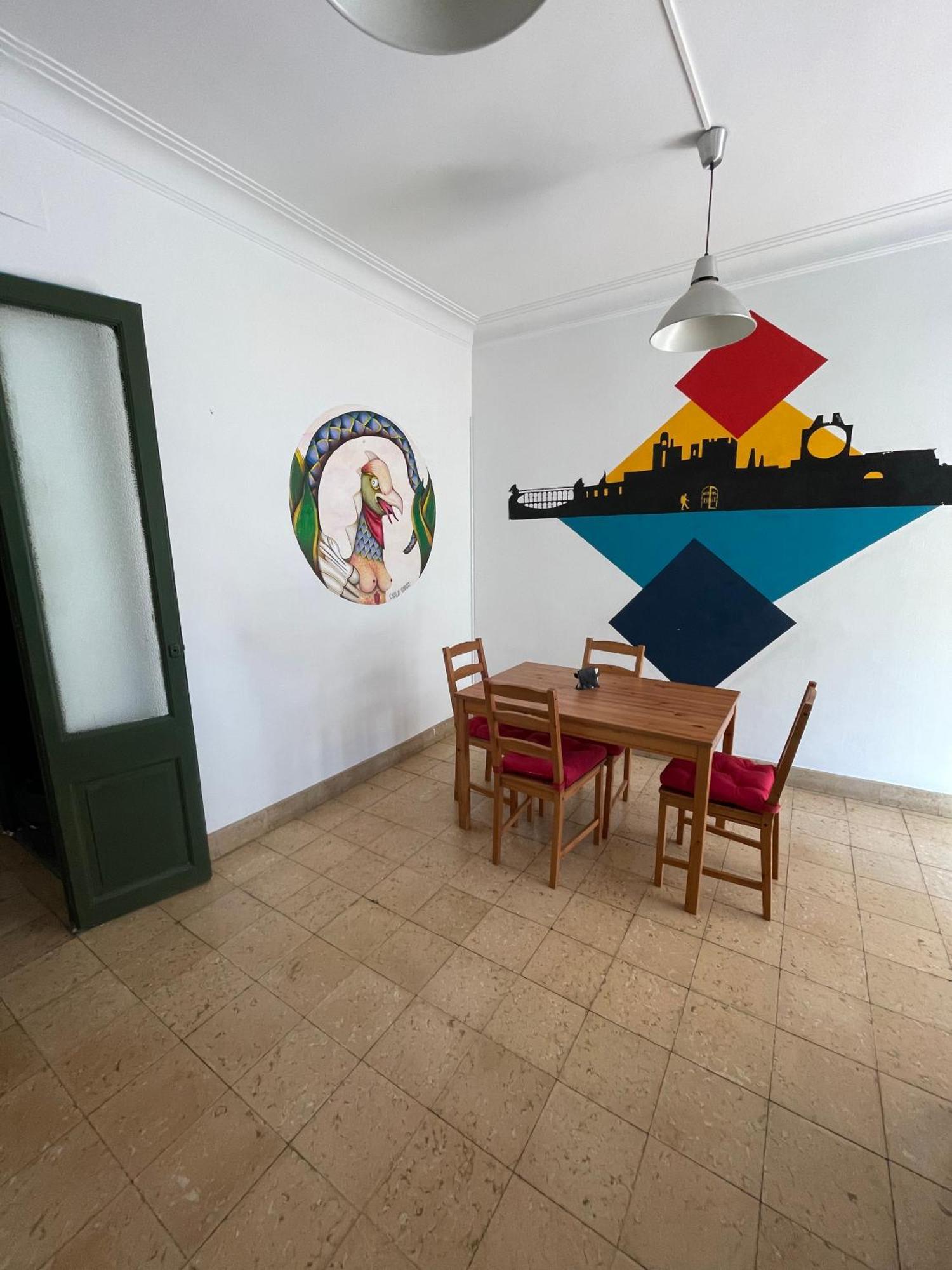 Hostal Tarragona Hostel *